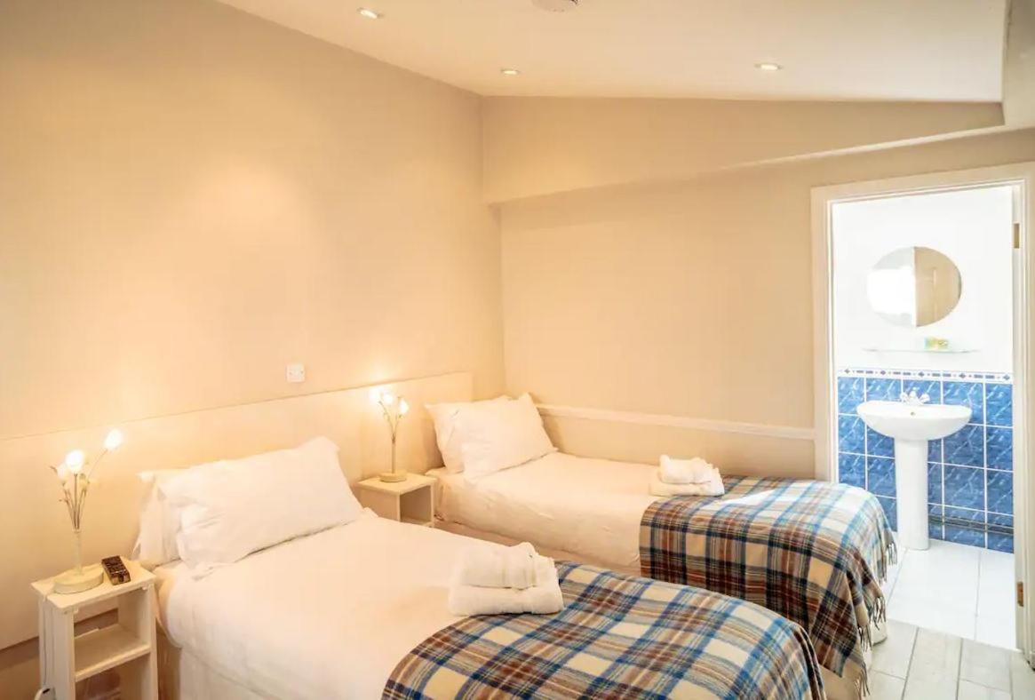 Hotel The Waterfront Portpatrick Exterior foto